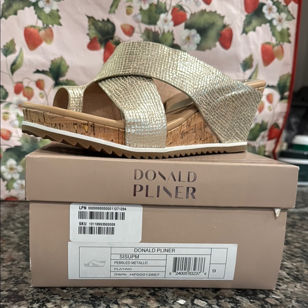 Donald Pliner Women's Metallic Wedge Sandals size 9
